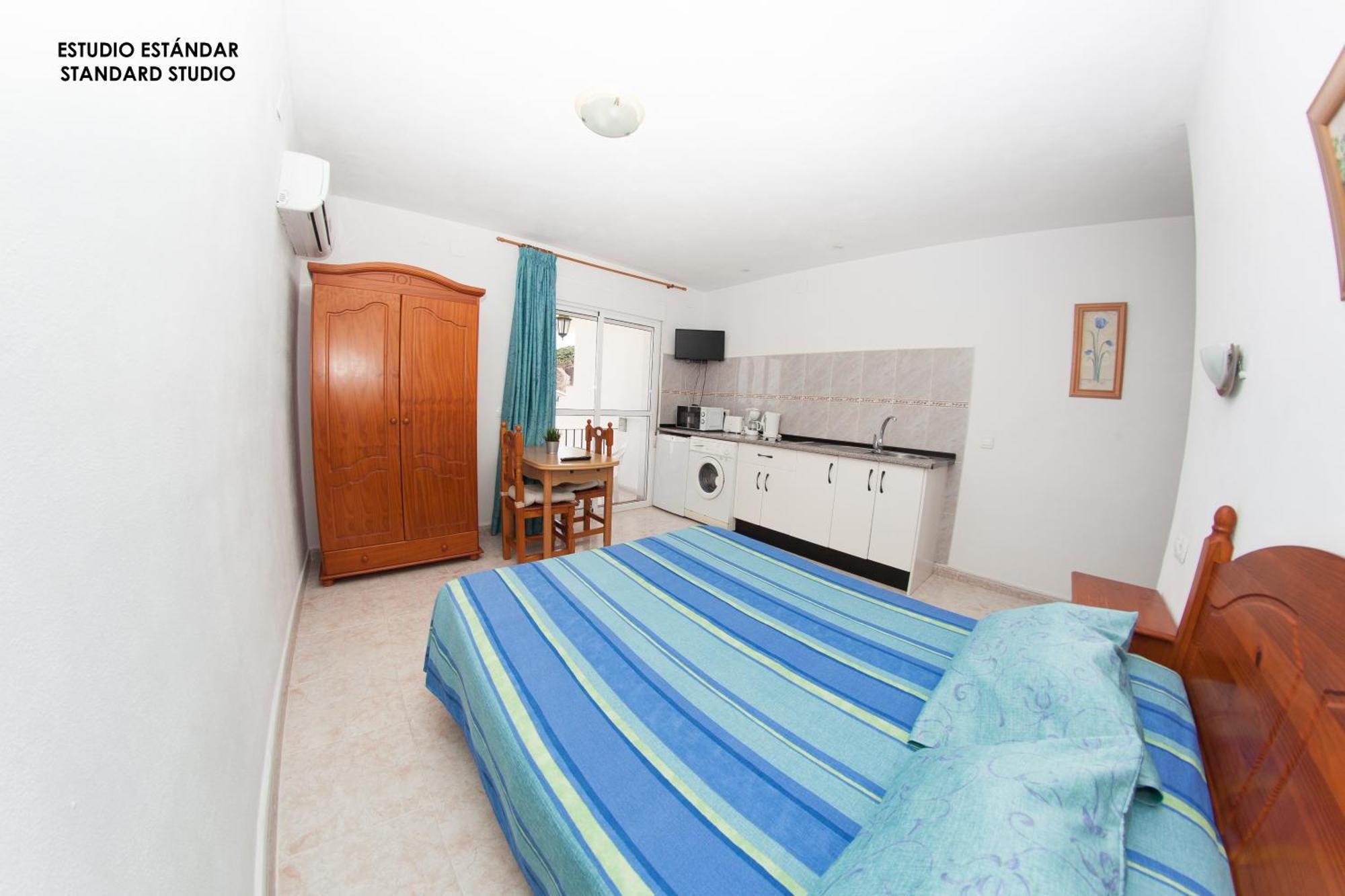 Apartamentos Rurales Santos Benajarafe Chambre photo